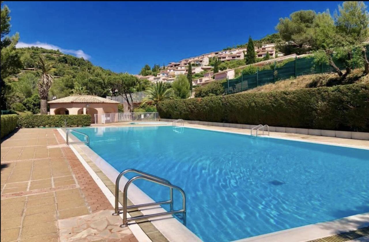 10 A 12 Pers Famille Amateurs Randonnee Boulouris Panorama Saint Raphael Tennis Piscine Partage Экстерьер фото